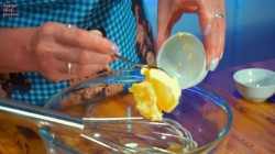 Дрожжевые пирожки на кефире с абрикосами - шаг 8 Дрожжевые пирожки на кефире с абрикосами - шаг 8