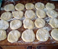 Дрожжевые пирожки с яблоками в духовке - шаг 4 Дрожжевые пирожки с яблоками в духовке - шаг 4