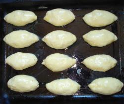 Дрожжевые пирожки с яблоками в духовке - шаг 7 Дрожжевые пирожки с яблоками в духовке - шаг 7