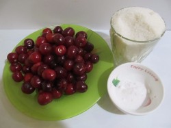 Джем из вишни с содой - шаг 1