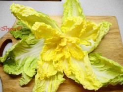 Фаршированная пекинская капуста на закуску - шаг 1