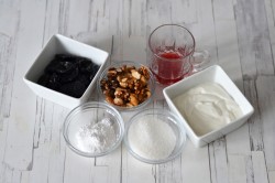 Чернослив фаршированный грецкими орехами - шаг 1 Чернослив фаршированный грецкими орехами - шаг 1