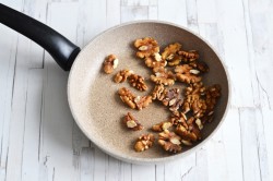 Чернослив фаршированный грецкими орехами - шаг 4 Чернослив фаршированный грецкими орехами - шаг 4