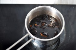 Чернослив фаршированный грецкими орехами - шаг 8 Чернослив фаршированный грецкими орехами - шаг 8