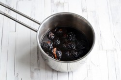 Чернослив фаршированный грецкими орехами - шаг 9 Чернослив фаршированный грецкими орехами - шаг 9