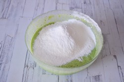 Фисташковый торт с малиной - шаг 6 Фисташковый торт с малиной - шаг 6