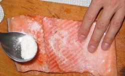 Форель слабосоленая на коньяке - шаг 2