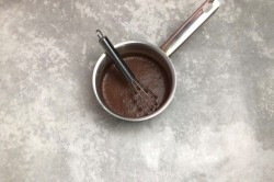 Глазурь для торта из какао шоколадная - шаг 3 Глазурь для торта из какао шоколадная - шаг 3