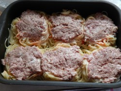 Гнезда из макарон с фаршем в духовке - шаг 5 Гнезда из макарон с фаршем в духовке - шаг 5