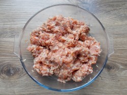 Голубцы из пекинской капусты с фаршем и рисом - шаг 5