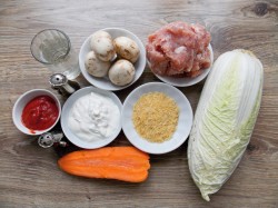 Голубцы из пекинской капусты с фаршем и рисом - шаг 1