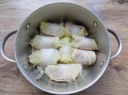 Голубцы из пекинской капусты с фаршем и рисом - шаг 9