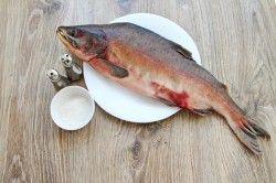 Горбуша малосольная в домашних условиях - шаг 1