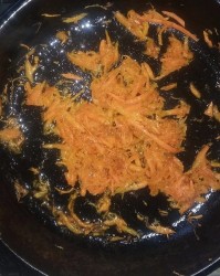 Горбуша с капустой и картошкой в духовке - шаг 5