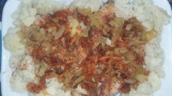 Горбуша с капустой и картошкой в духовке - шаг 9