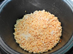 Гороховая каша в мультиварке классическая - шаг 5