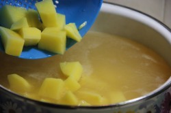 Гороховый суп с копчёными рёбрышками и курицей - шаг 9 Гороховый суп с копчёными рёбрышками и курицей - шаг 9