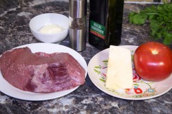 Говядина с помидорами и сыром в духовке - шаг 1 Говядина с помидорами и сыром в духовке - шаг 1