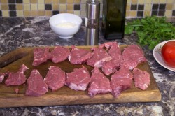 Говядина с помидорами и сыром в духовке - шаг 2 Говядина с помидорами и сыром в духовке - шаг 2