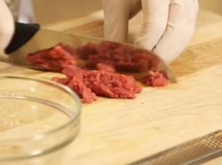 Говяжий тартар с фундуком - шаг 2