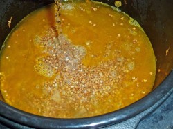 Гречка с печенью в мультиварке - шаг 10