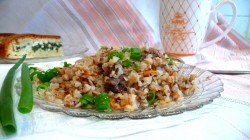 Гречка с тушенкой в мультиварке - шаг 10 Гречка с тушенкой в мультиварке - шаг 10