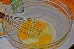 Гренки из хлеба в вафельнице - шаг 2