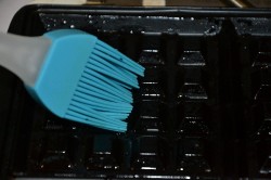 Гренки из хлеба в вафельнице - шаг 3