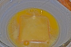 Гренки из хлеба в вафельнице - шаг 4