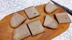 Гренки с яйцом и сельдью - шаг 1 Гренки с яйцом и сельдью - шаг 1