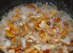 Грецкие орехи в сахаре - шаг 5