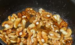 Грецкие орехи в сахаре - шаг 4