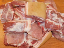 Грудинка горячего копчения в коптильне в домашних условиях - шаг 1 Грудинка горячего копчения в коптильне в домашних условиях - шаг 1