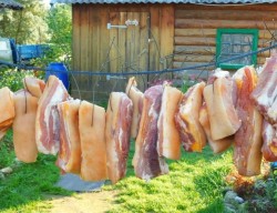 Грудинка горячего копчения в коптильне в домашних условиях - шаг 5 Грудинка горячего копчения в коптильне в домашних условиях - шаг 5