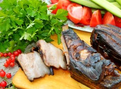 Грудинка горячего копчения в коптильне в домашних условиях - шаг 9 Грудинка горячего копчения в коптильне в домашних условиях - шаг 9