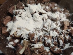 Гуляш из телятины с подливкой - шаг 4 Гуляш из телятины с подливкой - шаг 4