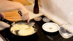 Сырный соус на молоке с луком - шаг 10 Сырный соус на молоке с луком - шаг 10