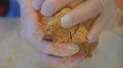 Имбирное печенье с глазурью к новогодним праздникам - шаг 8