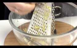 Имбирный чай с медом и лимоном - шаг 2