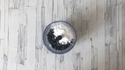 Йогуртовый фисташковый торт с жимолостью - шаг 16 Йогуртовый фисташковый торт с жимолостью - шаг 16