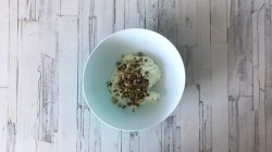 Йогуртовый фисташковый торт с жимолостью - шаг 7 Йогуртовый фисташковый торт с жимолостью - шаг 7