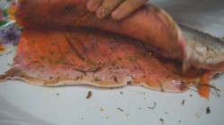 Горбуша фаршированная овощами в духовке - шаг 3 Горбуша фаршированная овощами в духовке - шаг 3