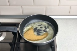 Жареные бананы в карамели в домашних условиях - шаг 4 Жареные бананы в карамели в домашних условиях - шаг 4