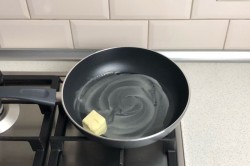 Жареные бананы в карамели в домашних условиях - шаг 3 Жареные бананы в карамели в домашних условиях - шаг 3