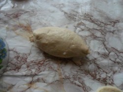 Жареные дрожжевые пирожки с рисом яйцом и луком - шаг 7