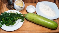 Жареные кабачки с чесноком и зеленью - шаг 1