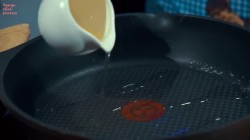 Жареные кабачки с чесноком и зеленью - шаг 5