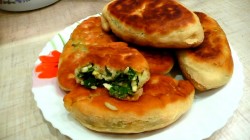 Жареные пирожки с рисом, яйцом и зеленым луком - шаг 11 Жареные пирожки с рисом, яйцом и зеленым луком - шаг 11