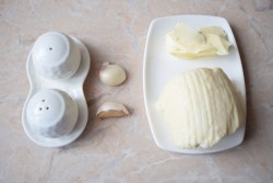 Жареный адыгейский сыр - шаг 1