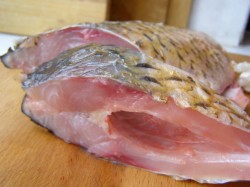 Жареный сазан на сковороде - шаг 1